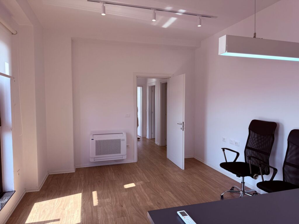 Ufficio in affitto presso Garden Building, Via Kavajes !