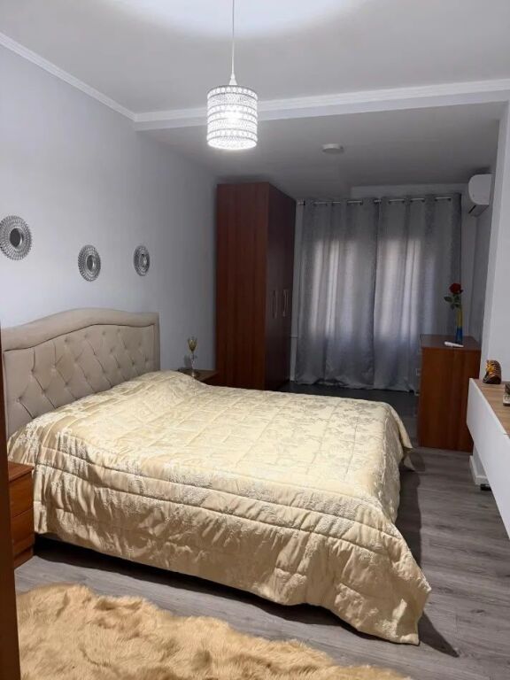 APARTAMENT 2+2 ME QIRA – PRANË KOPSHTIT ZOOLOGJIK