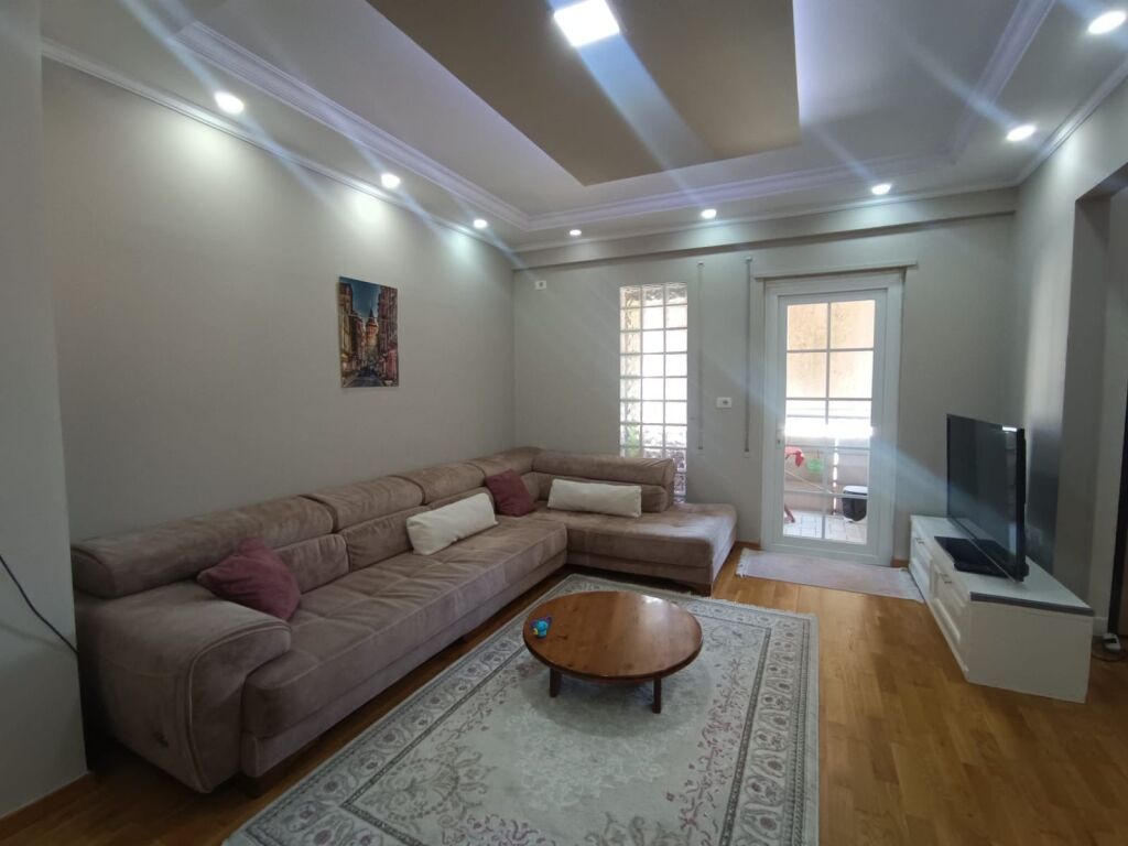 Apartament 2+1 tek 5 Maji