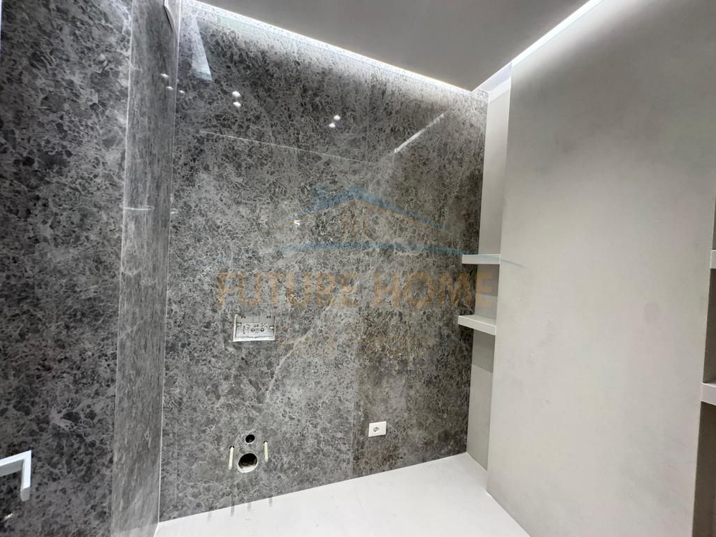Shitet, Apartament 2+1+2, Quartum Residence, Rruga Panorama.