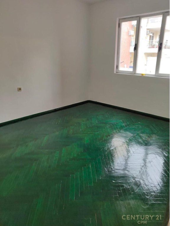 Shitet Apartament 1+1 📍Pazari i ri