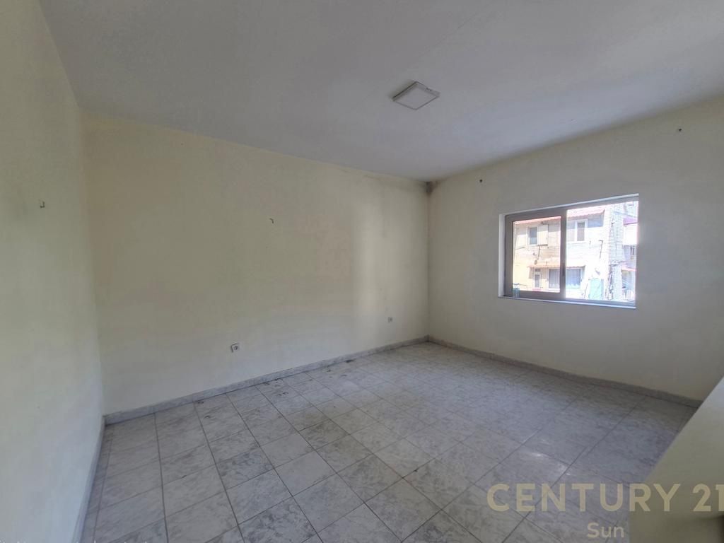 Apartament 3+1+2 Ballkone per shitje te Vasil Shanto