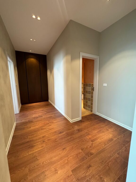 Jepet apartament me qera 1+1
