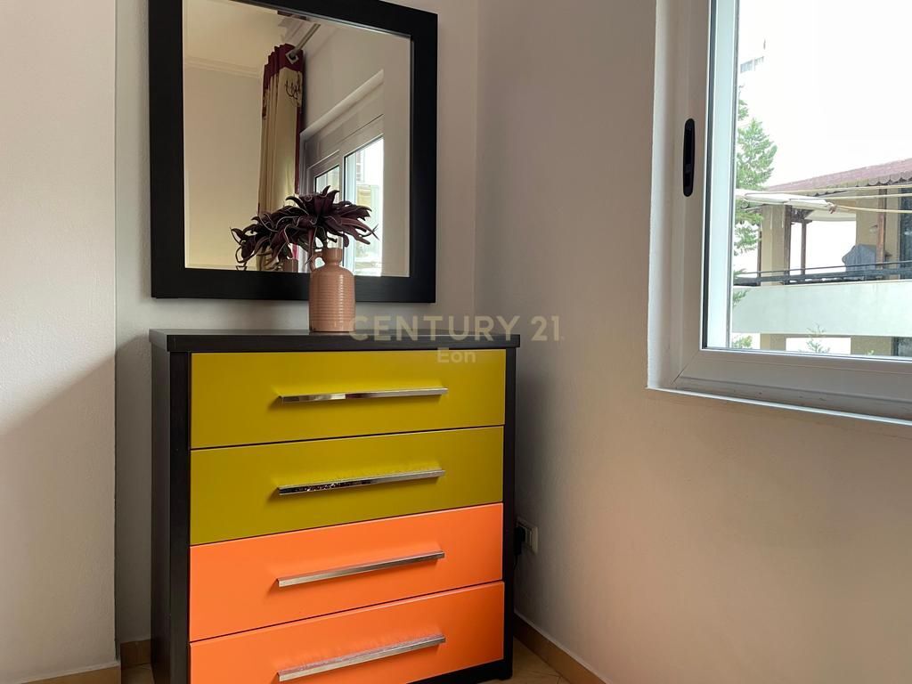 Shitet apartament 1+1 ne zonen Plazh Iliria, Durres !