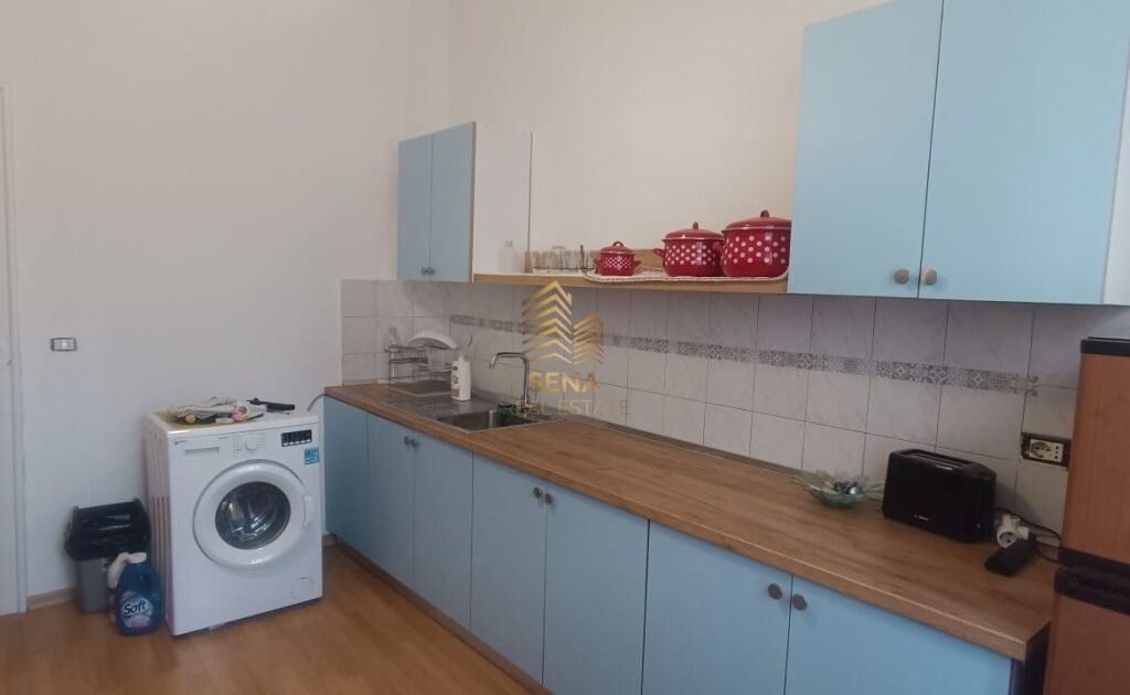 Qira, Apartament 3+1+blk, Rruga e Barrikadave, 70.000 Lek/muaj