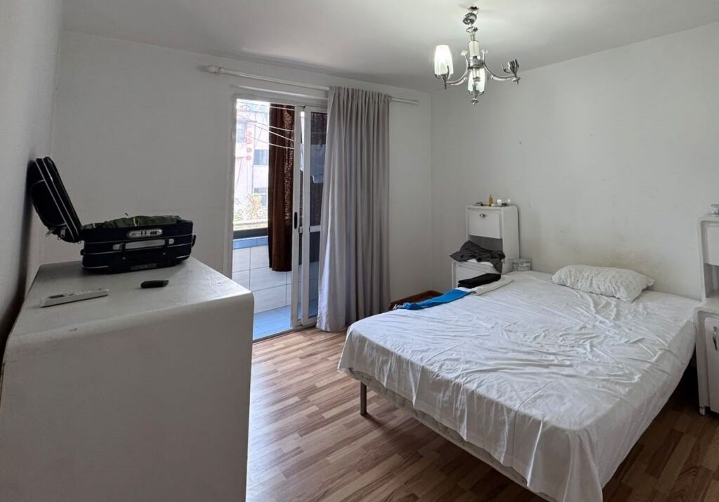 Shitet apartament 2+1 tek Rruga Asim Vokshi , perballe Shkolles Harry Fultz , Zogu i Zi , Rruga Jordan Misja , Brraka , Rruga Don Bosko .