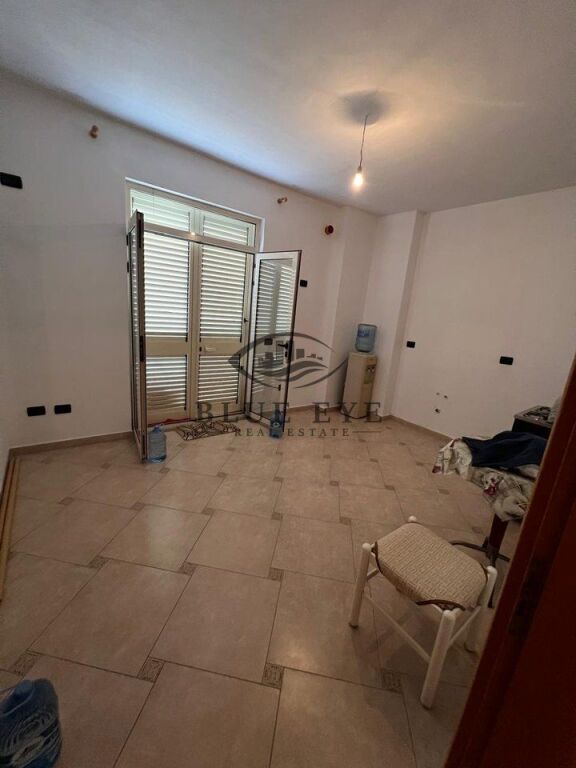APPARTAMENTO 3+1+2 IN VENDITA – VICINO AL TRIBUNALE, DURRËS!