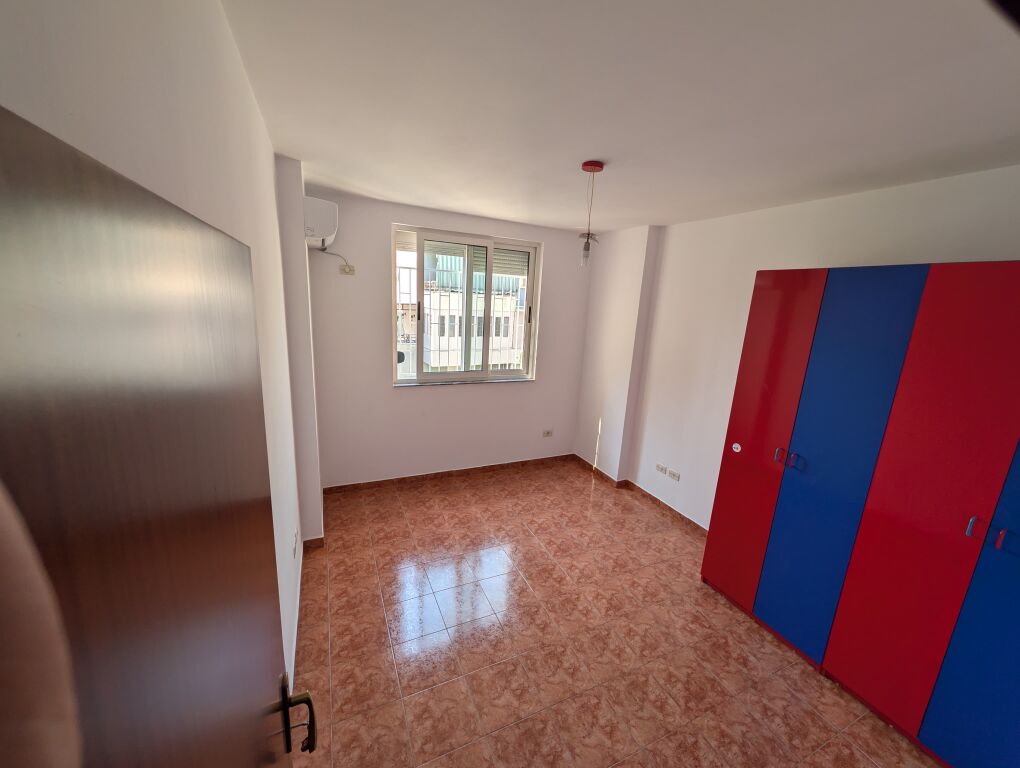 Ufficio/appartamento in affitto Myslym Shyr