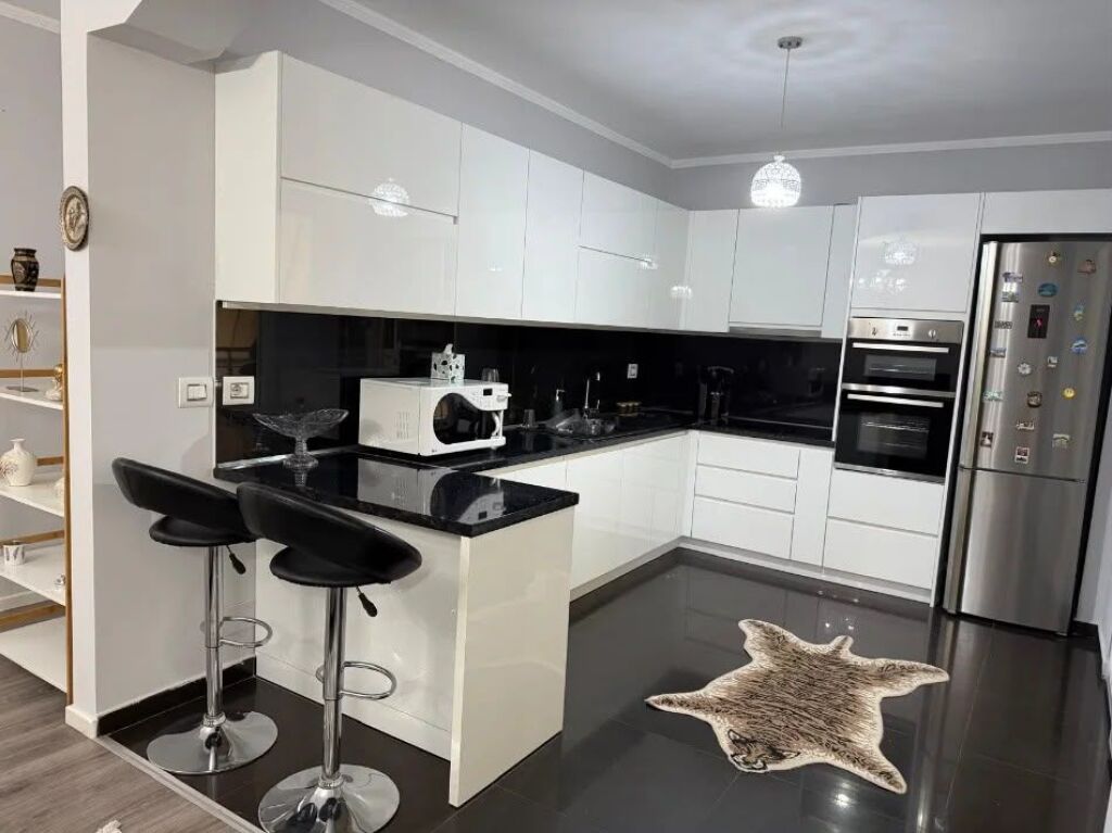 APARTAMENT 2+2 ME QIRA – PRANË KOPSHTIT ZOOLOGJIK