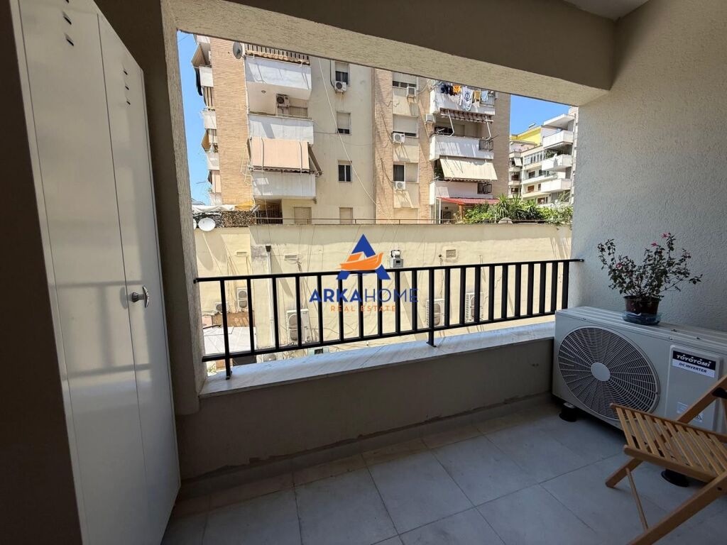 SHITET APARTAMENT 1+1+BALLKON "PAZARI I RI" 245.000 EURO