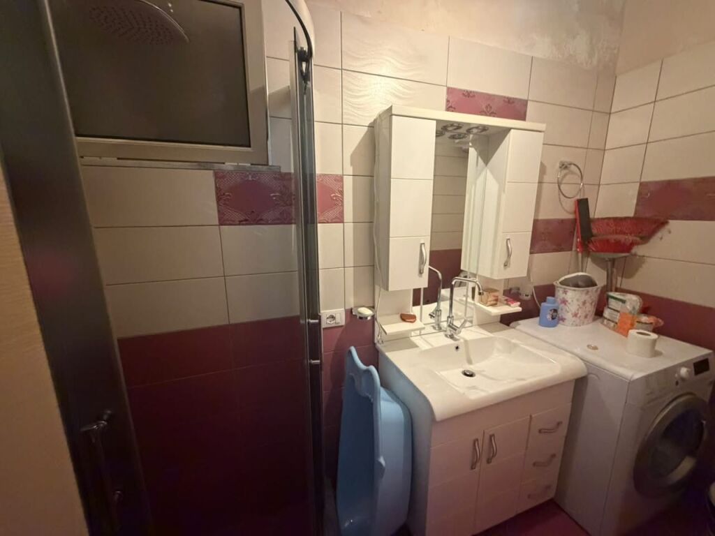 🏢Fresk, vicino al Ristorante Fresk, si affitta appartamento arredato 1+1. 50.000 Leke    