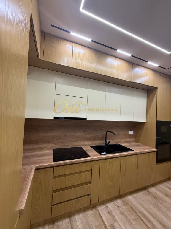 LIQENI I THATE, APARTAMENT PER QERA 2+1+2+POST PARKIMI