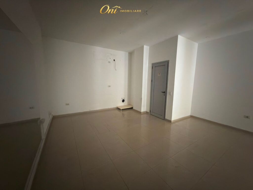 MUNICIPALITY OF PARIS, SHOP FOR RENT