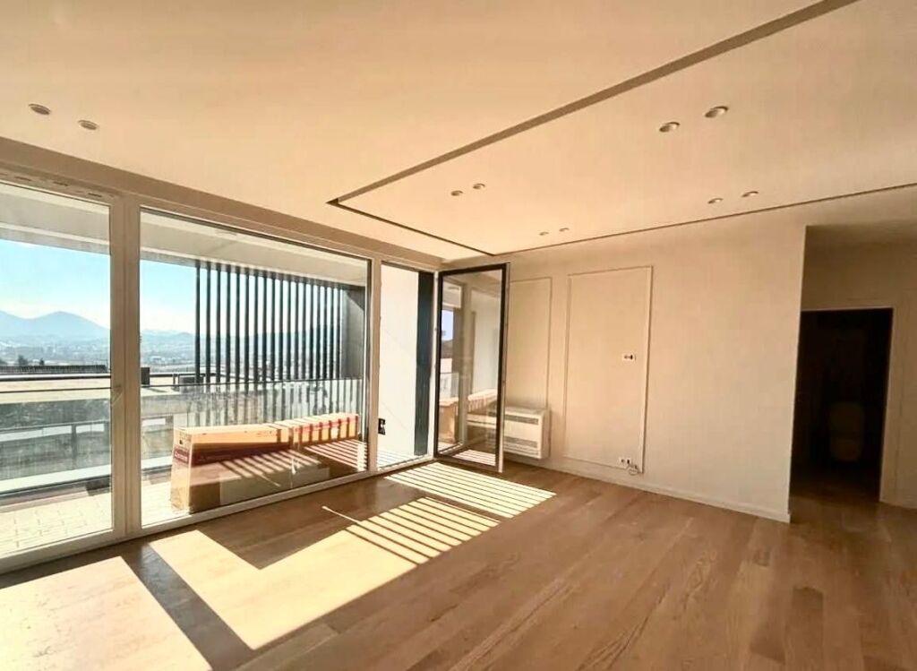 APARTAMENT 3+1 PER SHITJE TEK RRUGA E ELBASANIT