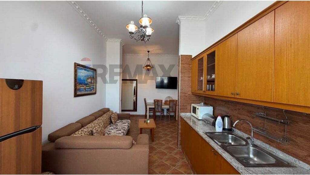 🏠 Apartament 1+1 me qira – Rruga e Kavajës