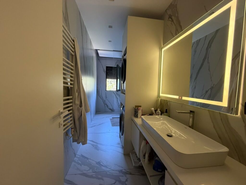 Shitet Apartament 2+1+2 Green City Rezidence , Rruga Nexho Konomi