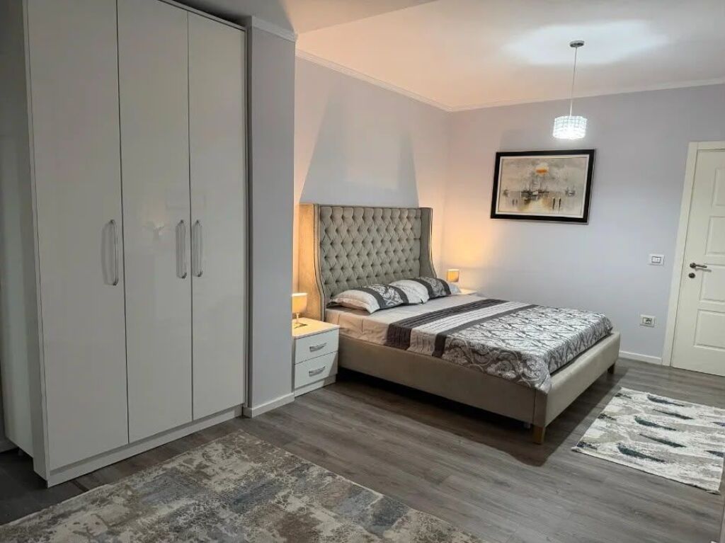 APARTAMENT 2+2 ME QIRA – PRANË KOPSHTIT ZOOLOGJIK