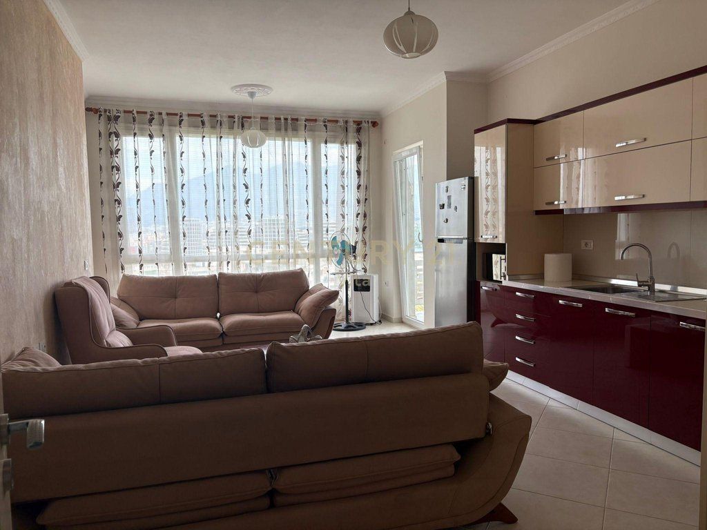 Super apartament 2+1+2 për Shitje pranë Kopshtit Botanik dhe Xhamisë, Tiranë !!