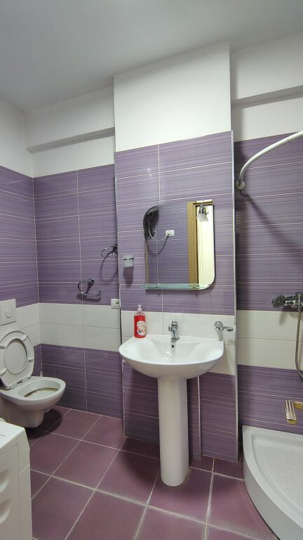Super Apartament 1+1 me qera tek pazari i Ri (60,000 Leke)