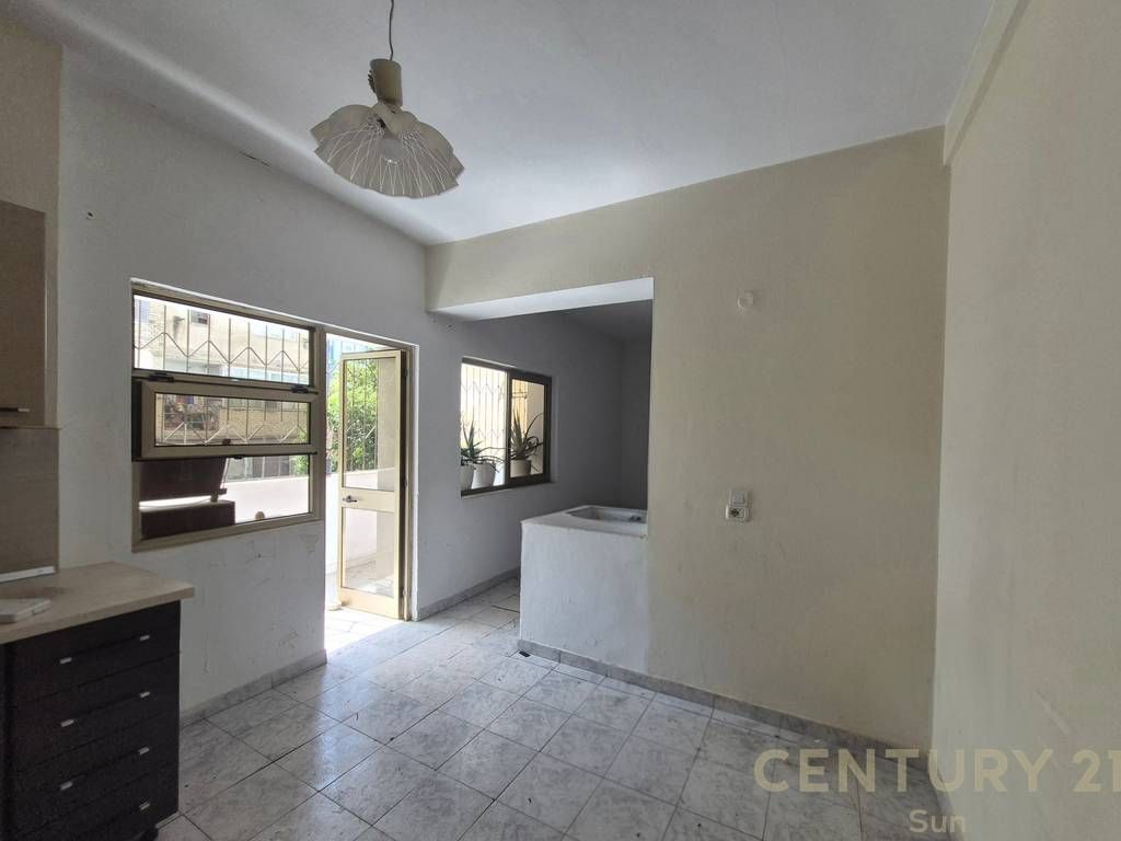 Apartament 3+1+2 Ballkone per shitje te Vasil Shanto