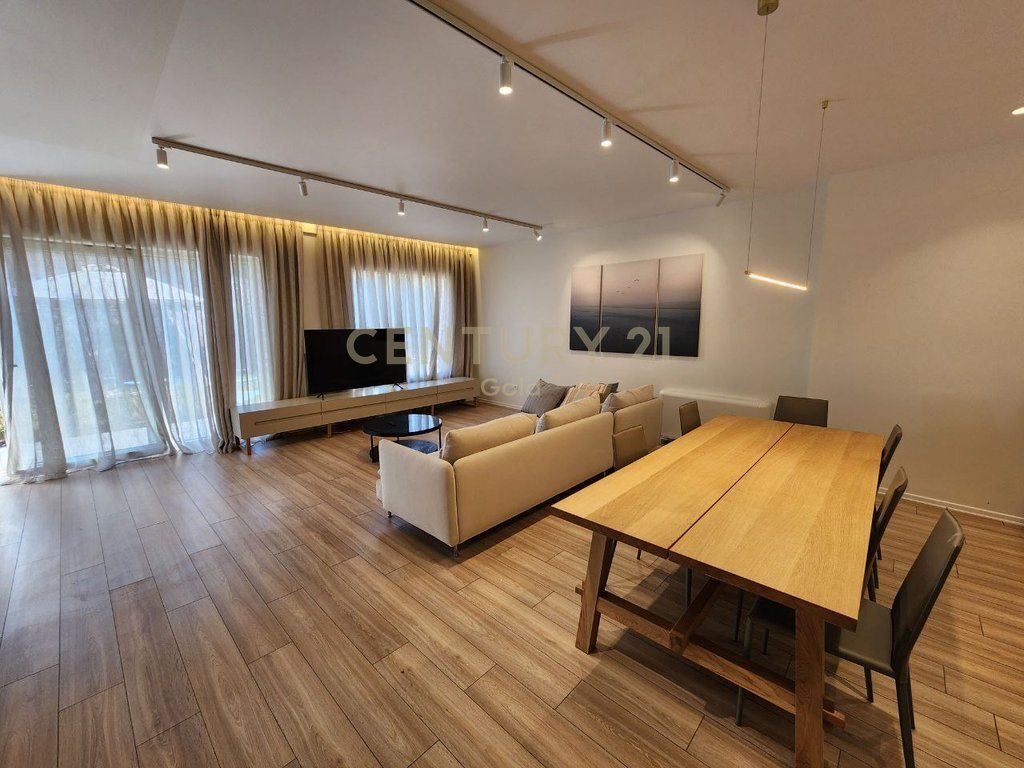 Villa moderna in vendita vicino a Teg