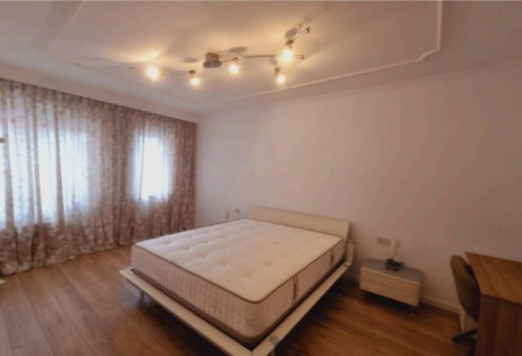 Apartament 2+1+2+🅿️ per qira ne Bllok, Garda !