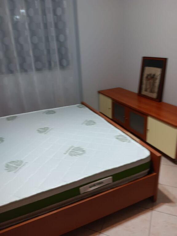Jepet me qira apartament 1+1
