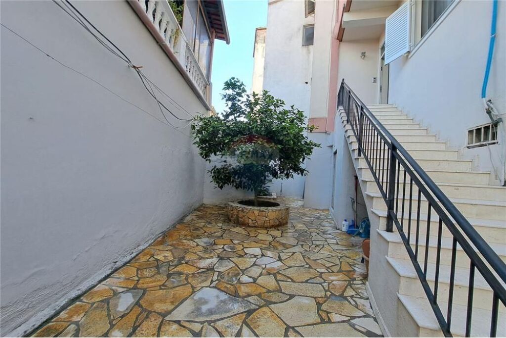 🏡 3-STORY DUPLEX FOR RENT | NEAR THE OLD COURT, VLORË