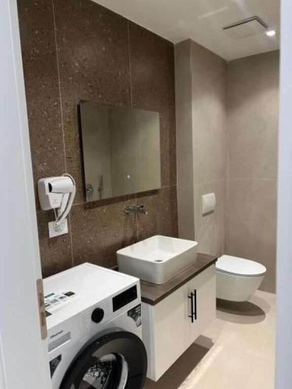 Shitet Apartament 2+1  SARANDE