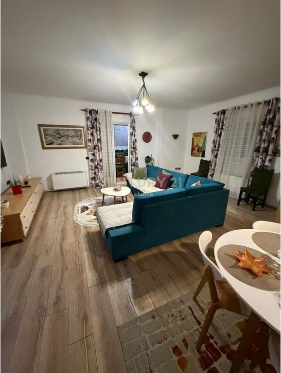 APARTAMENT 2+1 ME QIRA. SELITË-KODRA E DIELLIT.