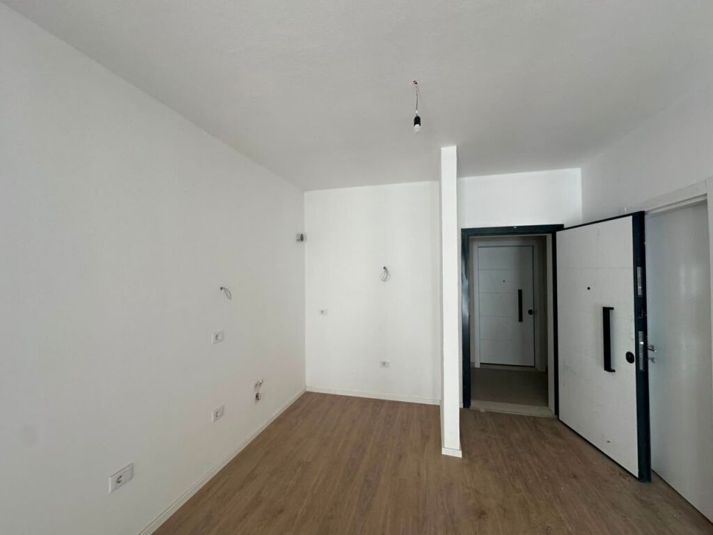 Shitet, Apartament 1+1, Tirana Entry 2, Tiranë