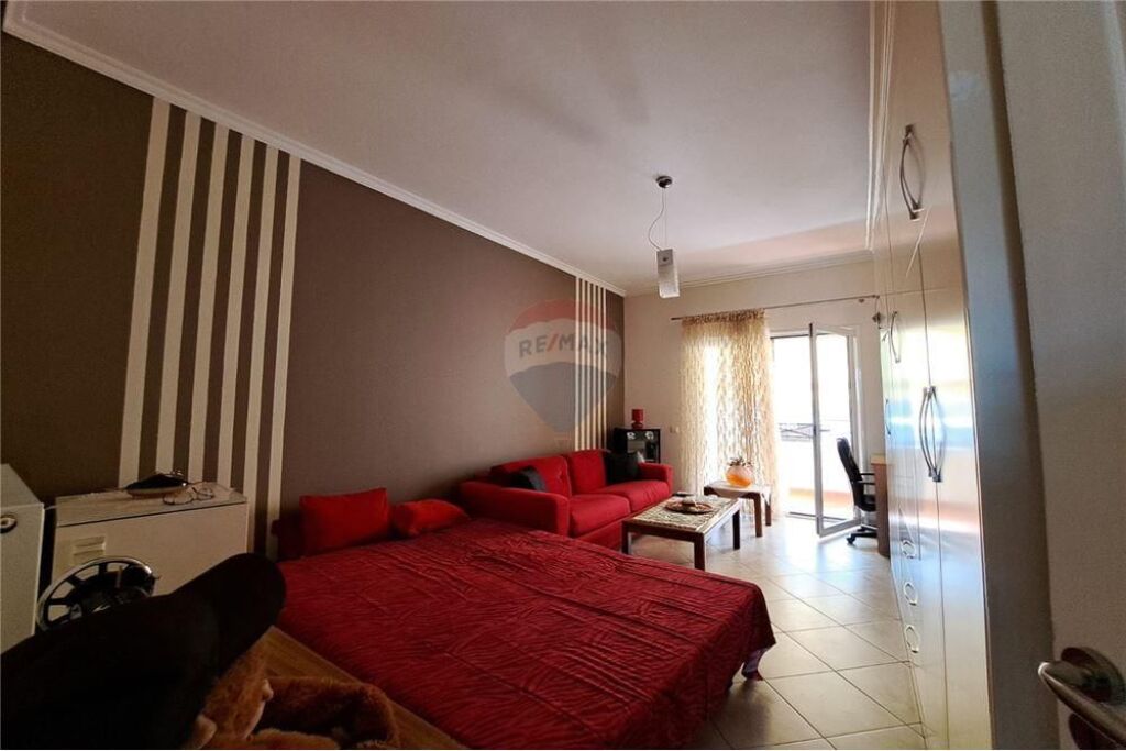 🏡 3-STORY DUPLEX FOR RENT | NEAR THE OLD COURT, VLORË