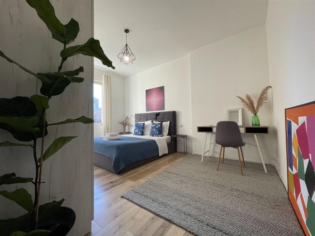 APARTAMENT ME QERA 1+1 MYSLYM SHYR 65.000 LEKE FH-91703