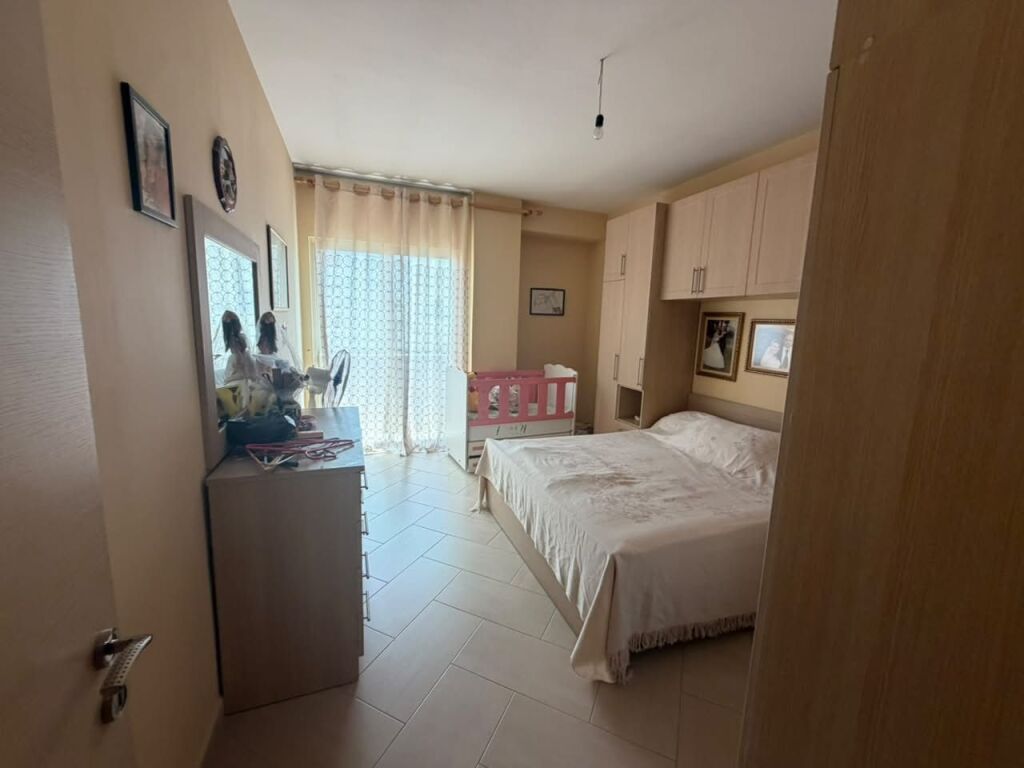 🏢Fresk, vicino al Ristorante Fresk, si affitta appartamento arredato 1+1. 50.000 Leke    