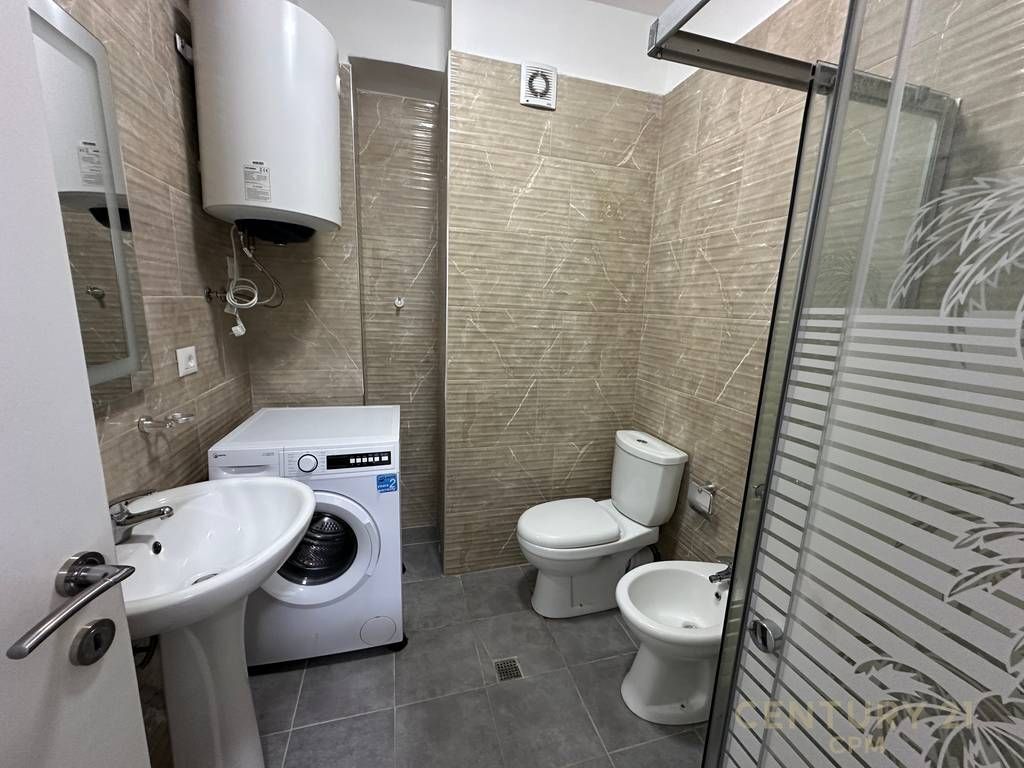 Apartament 3+1 Me Qira Rruga 5 Maji