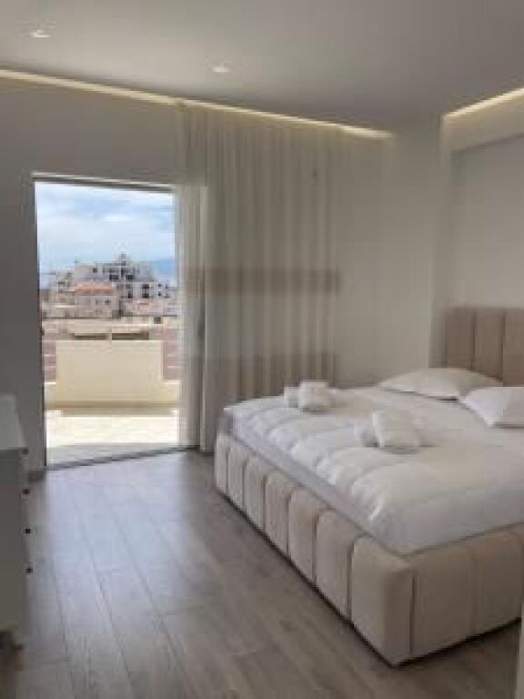 Shitet Apartament 2+1  SARANDE