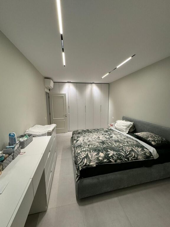 Shitet Apartament 2+1