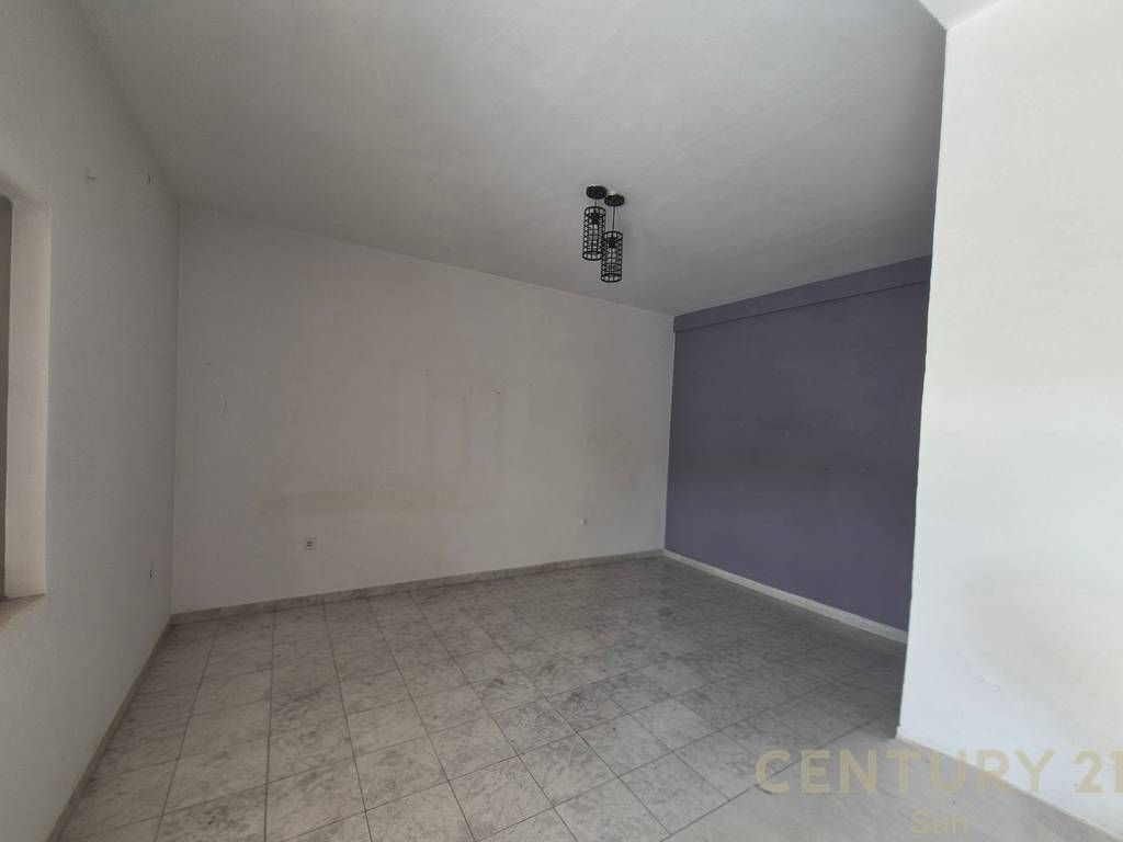 Apartament 3+1+2 Ballkone per shitje te Vasil Shanto