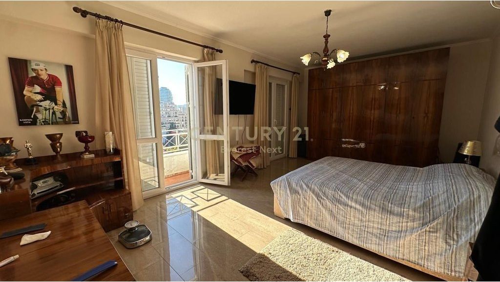 SHITET APARTAMENT 2+1+2 – RRUGA E BARRIKADAVE