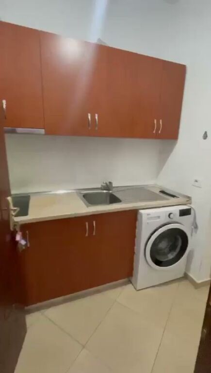 GARSIONERE 28000 LEKE DHE 30000 LEKE.UNIVERSITETI EKONOMIK