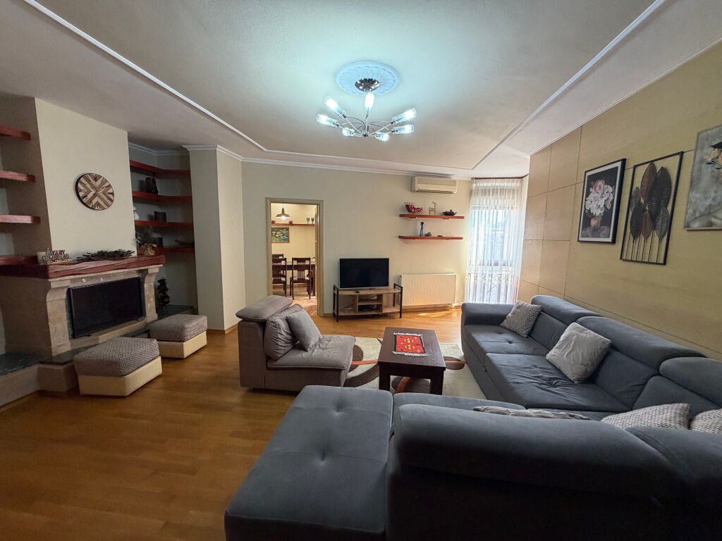 2+1, rrug e barrikadave, 800 mila leke