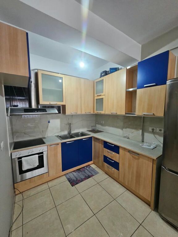 Jepet apartament 1+1 me qira ne Astir , prane Hotel Marinaj , Unaza e Re .