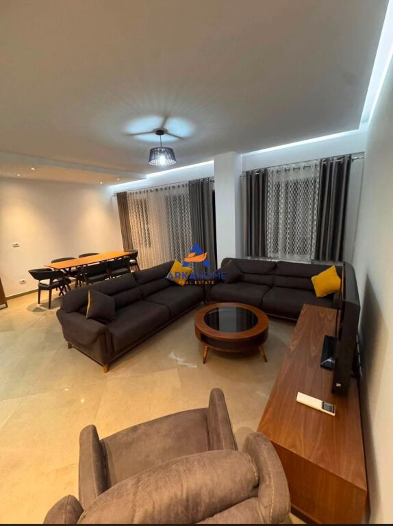 AFFITTASI APPARTAMENTO 2+1+BALCONE "AL RING CENTER, ZOGU I ZI" 1000 EURO