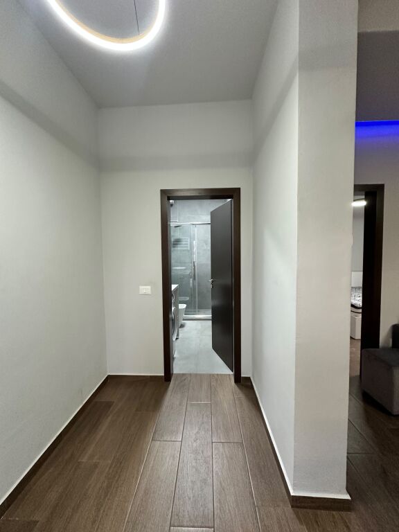 Apartament me qera 1+1