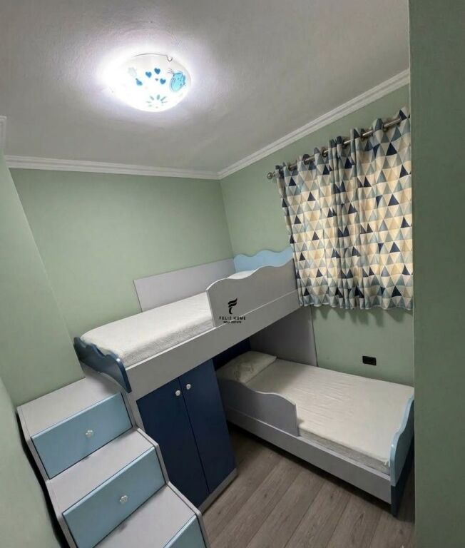 APARTAMENT ME QERA 3+1 PALLATI ME SHIGJETA 1.200 EURO FH-91768