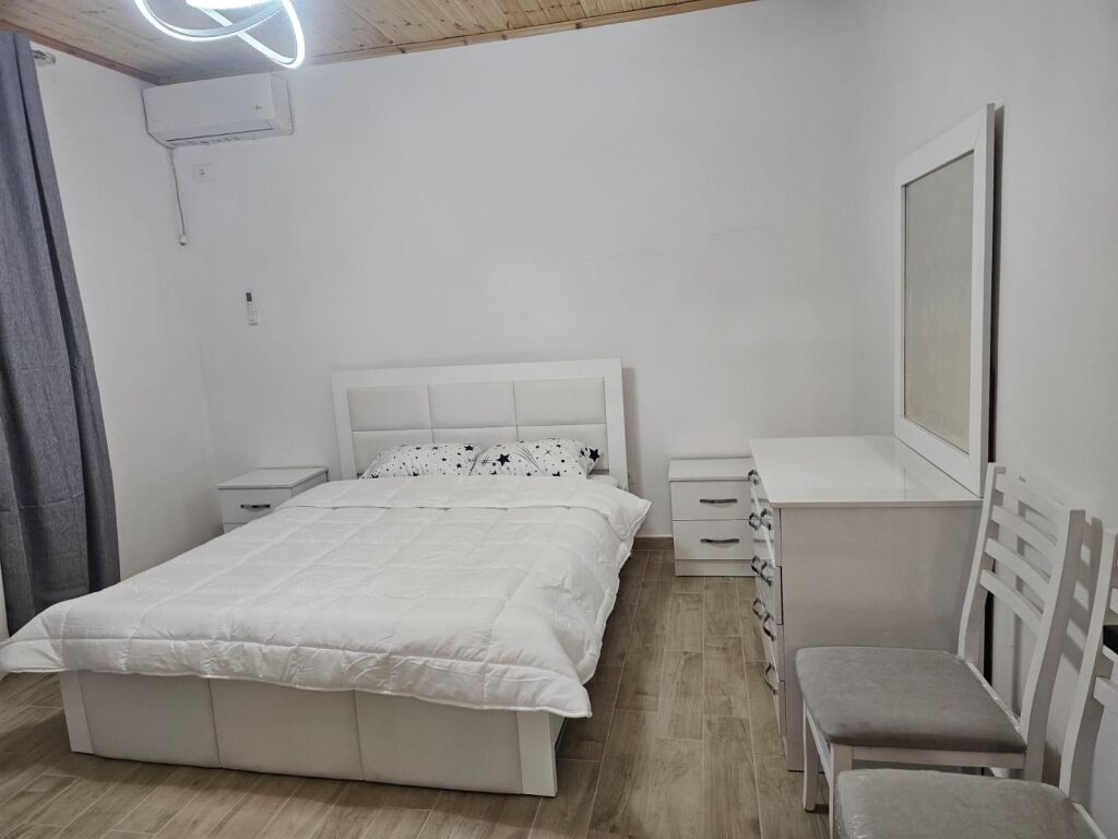 Rent | Shtëpi private 1 + 1 | Laprakë | 450 €/month