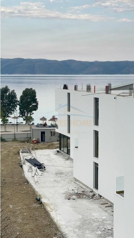 In vendita, appartamento 1+1, Rradhimë.