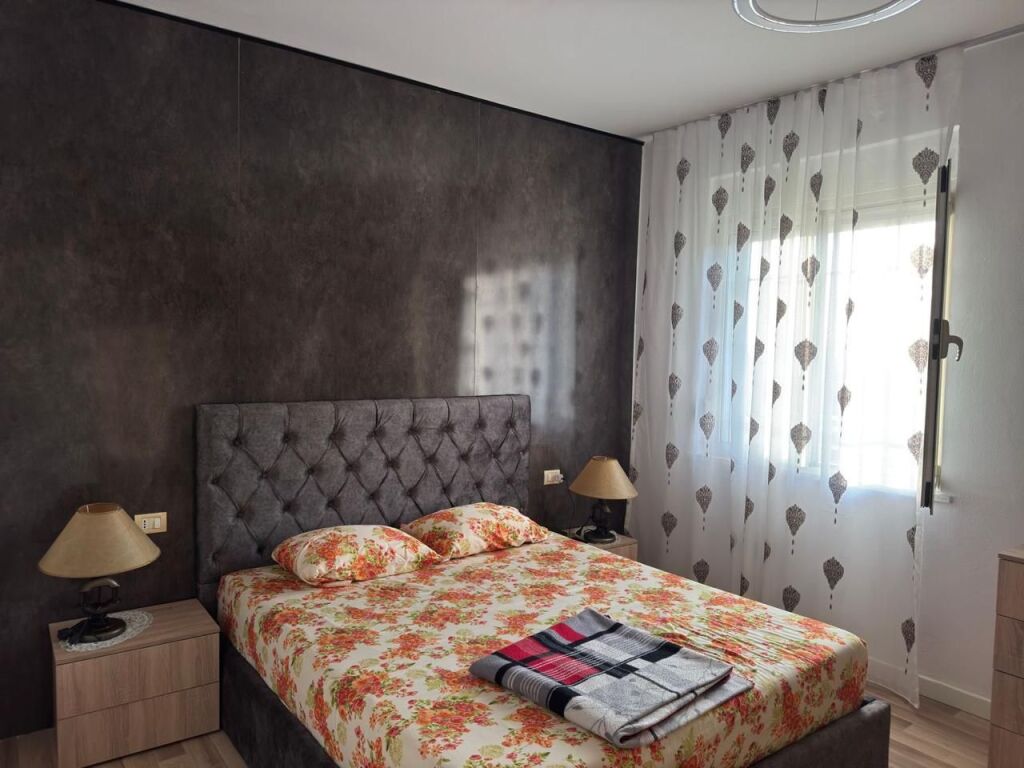 shitet apartament 2+1+ verande te shkembi i kavajes