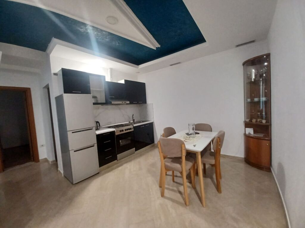 Appartamento 2+1+2 in affitto Via Fortuzi 750 €