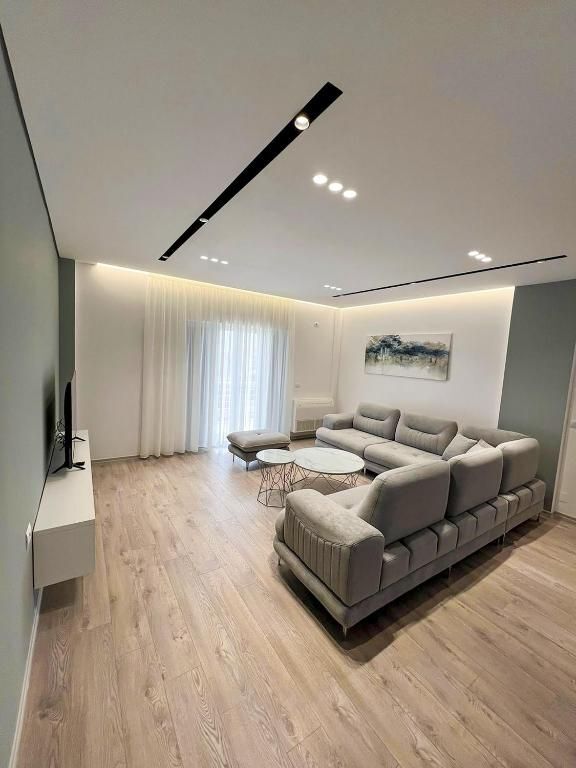 Shitet Apartament 2+1  SARANDE